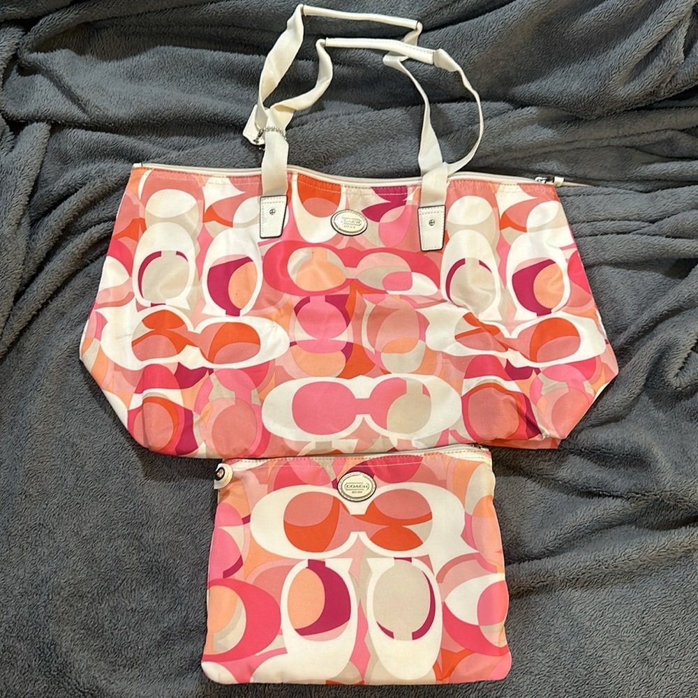 Coach packable tote with matching snap in makeup pouch
